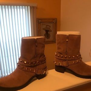 BCBG Boots